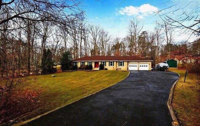 Foto del edificio - 13440 Carriage Hill Dr