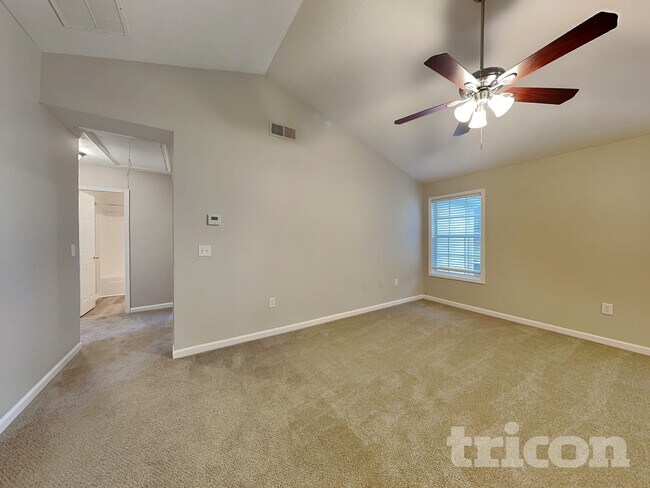 Building Photo - 15 Thrasher Rd