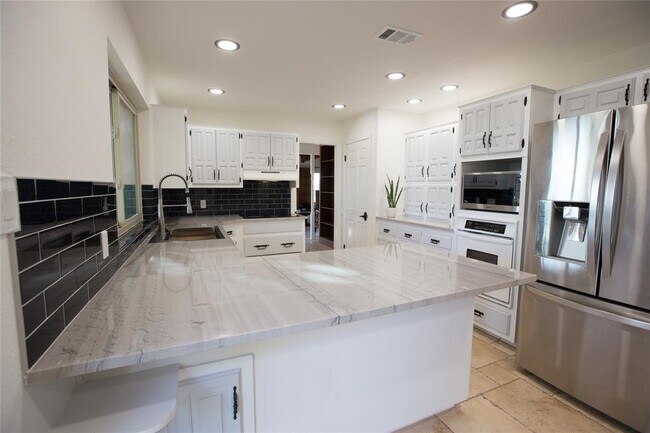 Foto del edificio - 3517 Gattis School Rd