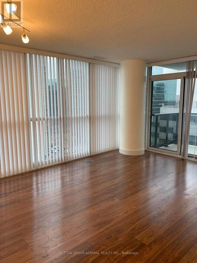 Building Photo - 88 Sheppard Ave E