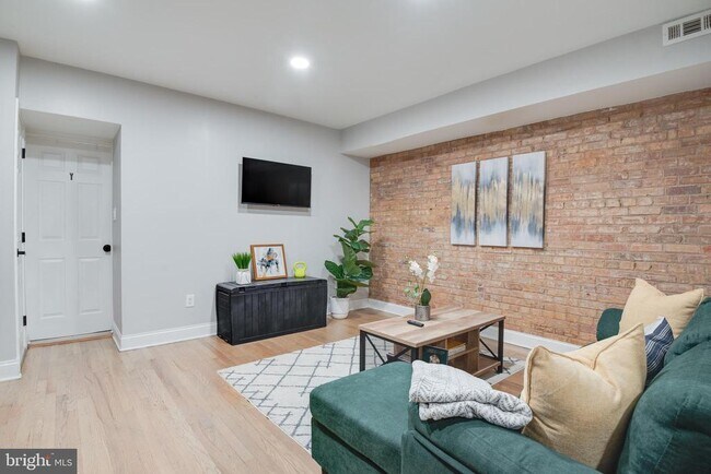 Foto del edificio - 1255 Raum St NE