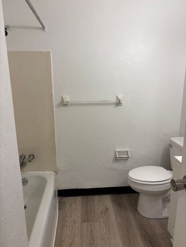 Foto del edificio - Charming 3 beds 2 baths in Columbus!