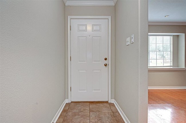 Building Photo - 9654 Pagewood Ln