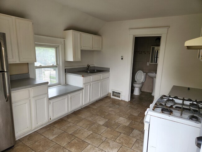 Kitchen - 6028 20th Ave