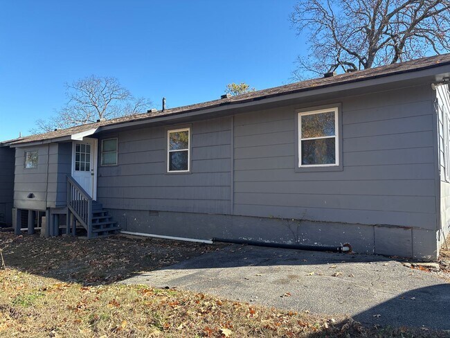 Foto del edificio - Charming 1 bed, bonus room, 1 bath - recen...