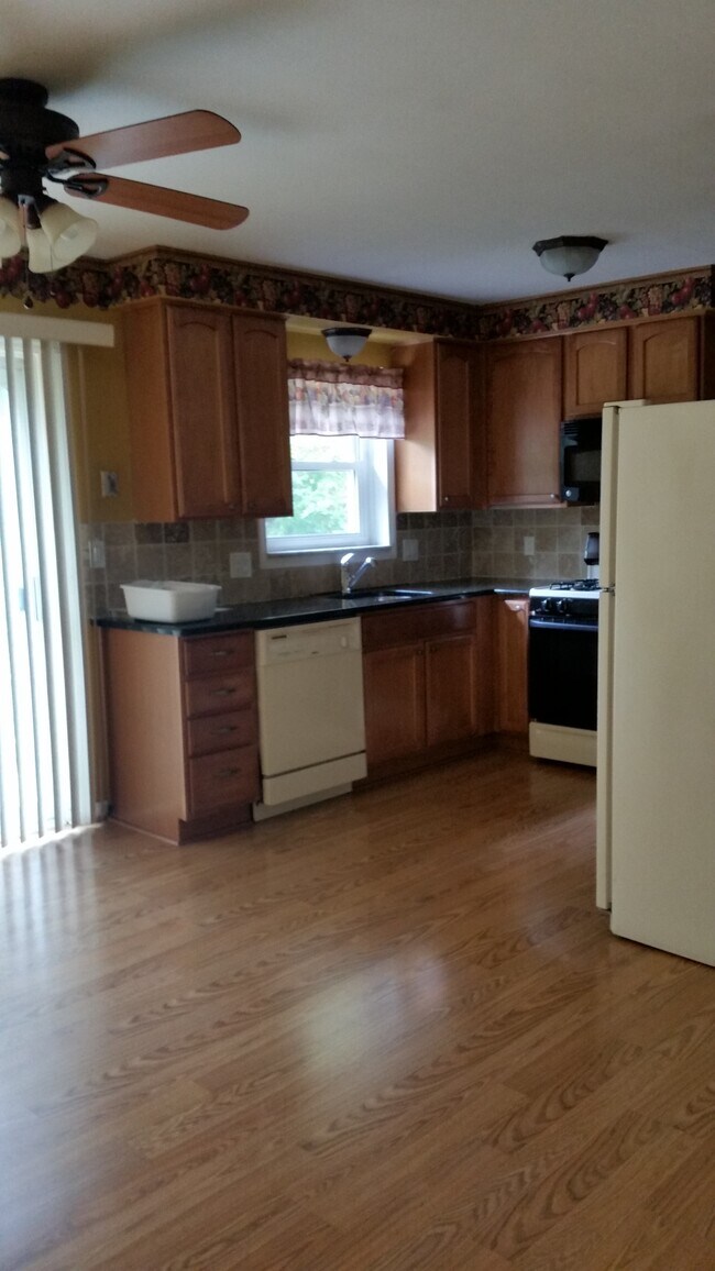 27821 Roan Dr, Warren, MI 48093 House Rental in Warren, MI