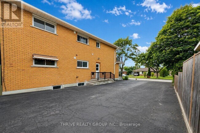 Photo du bâtiment - 1023 Eagle Dr