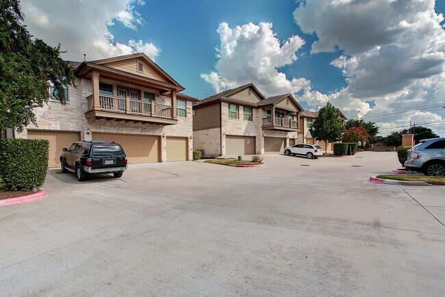 Foto del edificio - Immaculately Maintained 2/2.5 Townhome In ...