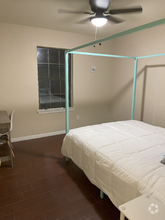 Building Photo - 10785 Silver Creek Dr