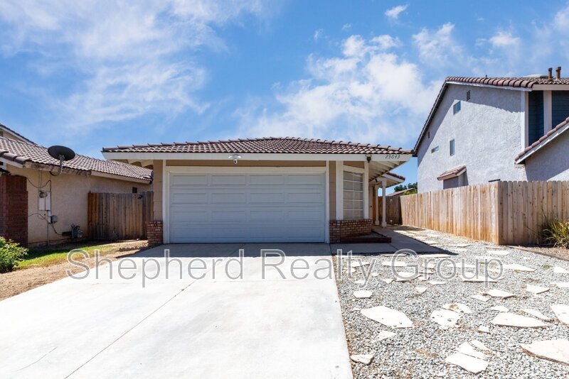 Foto principal - 23643 Birdsong Ct