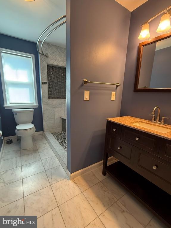 Building Photo - 21 #APT B Ave