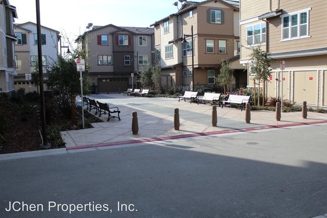 Building Photo - 6782 S Mariposa Ln