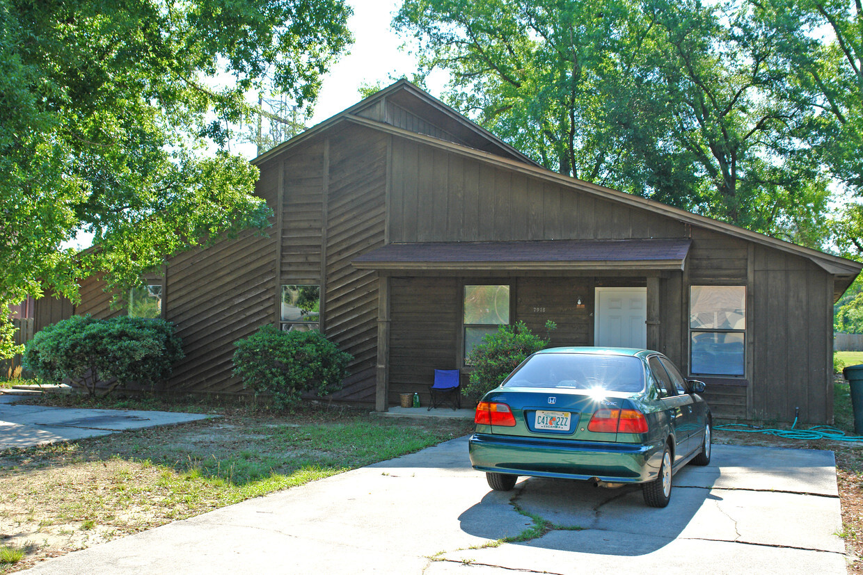 Building Photo - 7918 Deborah Dr