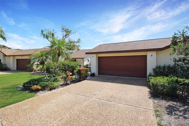 Building Photo - 6019 Courtside Dr