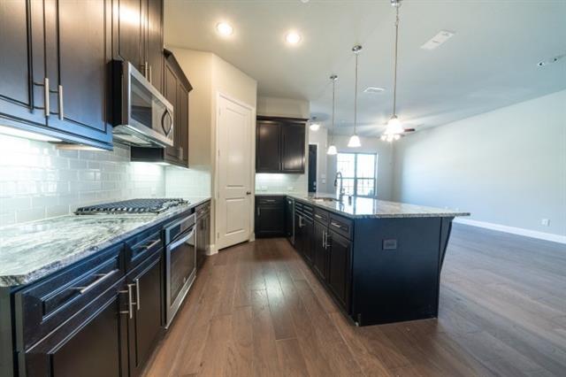 Foto del edificio - 6174 Rainbow Valley Pl