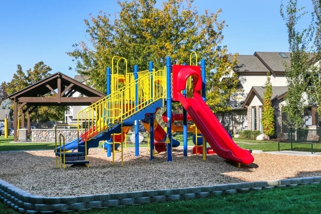 Building Photo - Sterling Pointe Apartments