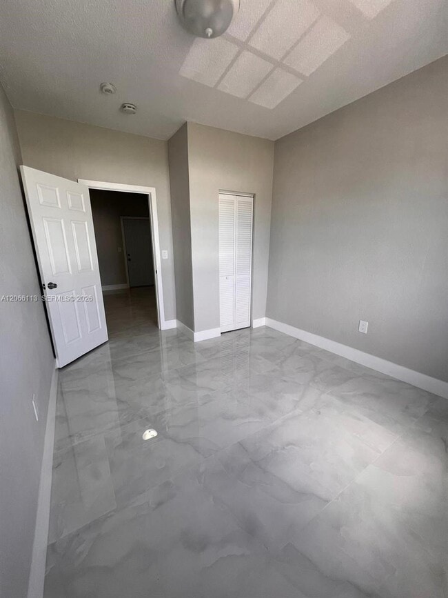 Foto del edificio - 1625 NW 35th St