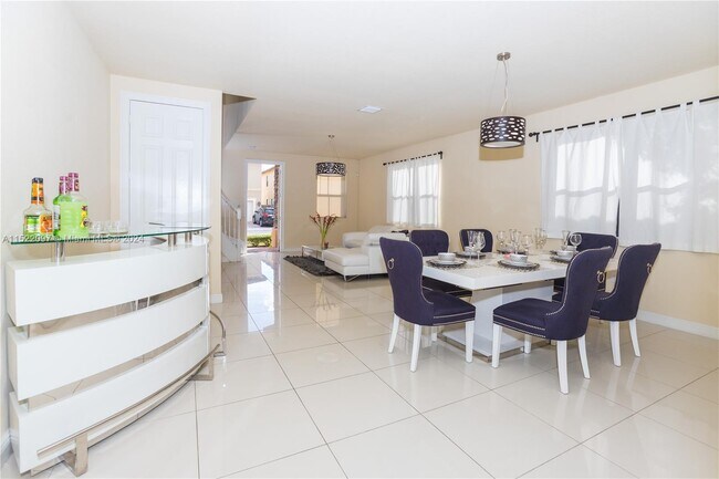 Foto del edificio - 9965 NW 86th Terrace