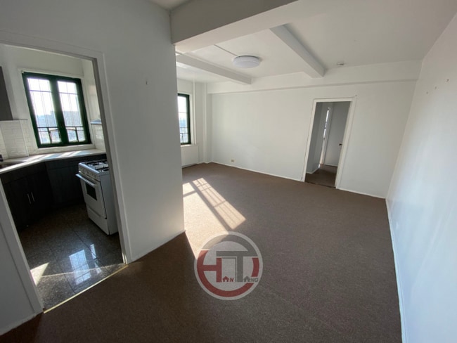 Photo - 1595 Unionport Rd House