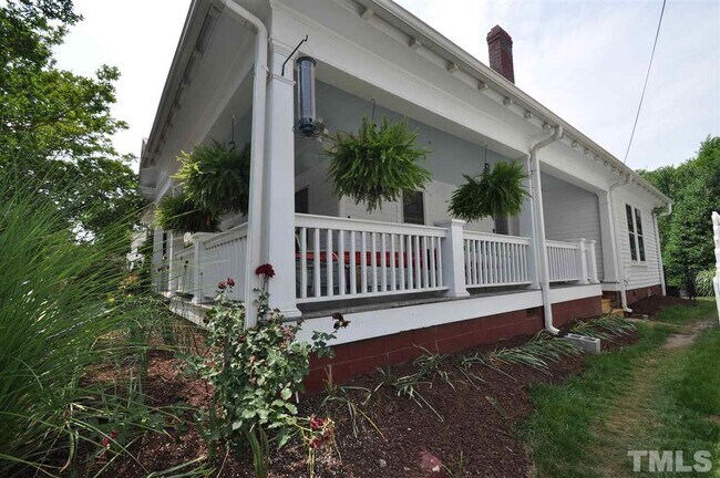 Foto del edificio - 616 Wills Forest St