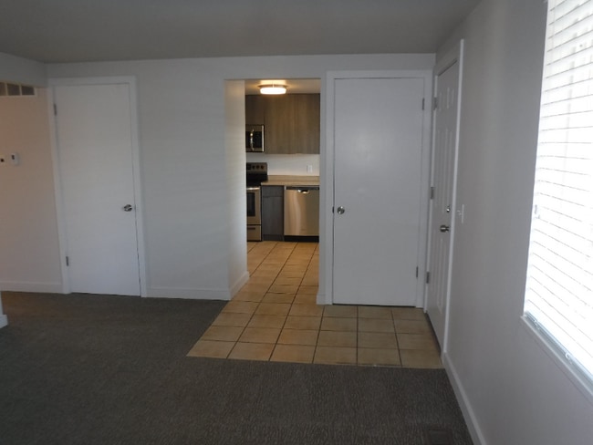 Building Photo - 2117 E 3300 S