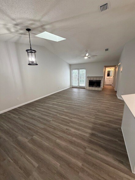 Foto del edificio - 4008 Bothwell Terrace