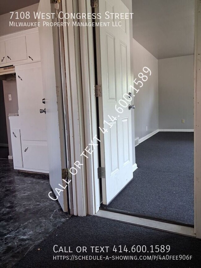 Foto del edificio - 7108 W Congress St