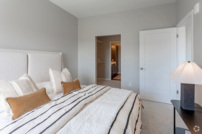 2BR, 2BA - Clyde | Hopkins MN Luxury Apartments | The Hallon - The Hallon