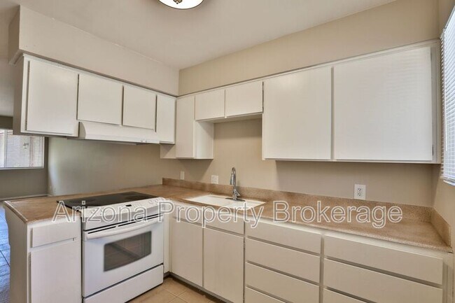 Foto del edificio - 2323 S College Ave