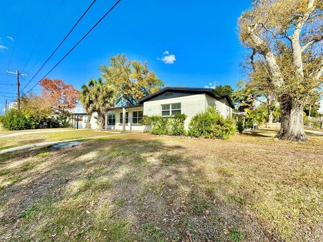 Foto del edificio - 1101 46th St N