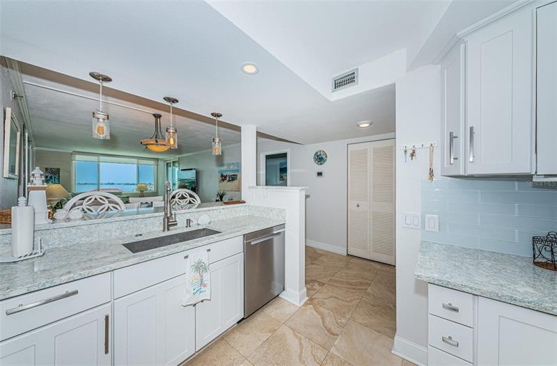 Foto principal - 6322 Palma Del Mar Blvd S