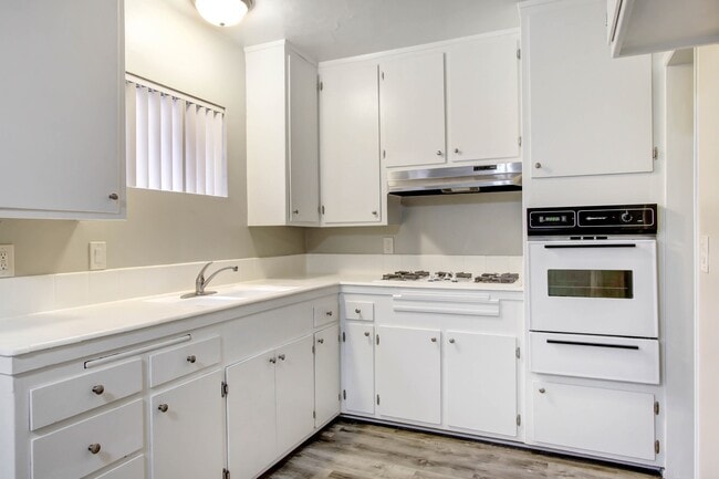 Building Photo - 4733 Orion Ave