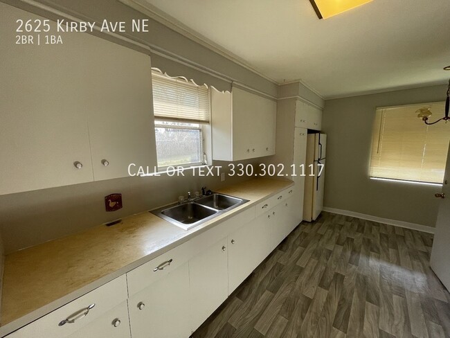 Building Photo - Two Bedroom one bathroom single story home...