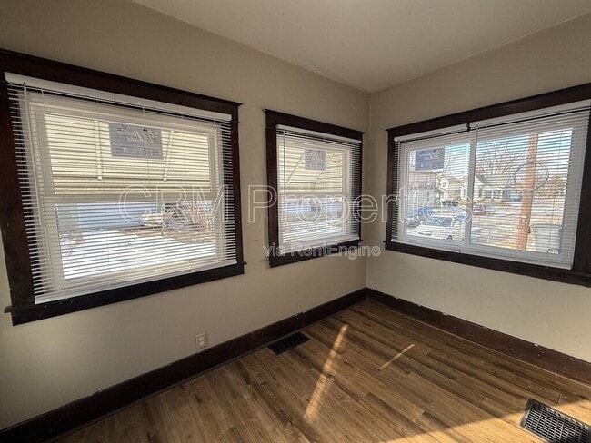 Foto del edificio - 310 N Lindsay St