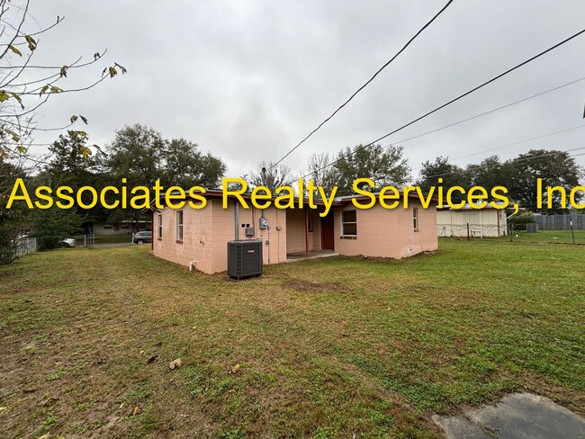 Building Photo - Remodeled 4 bedroom near the Hawthorne Tra...