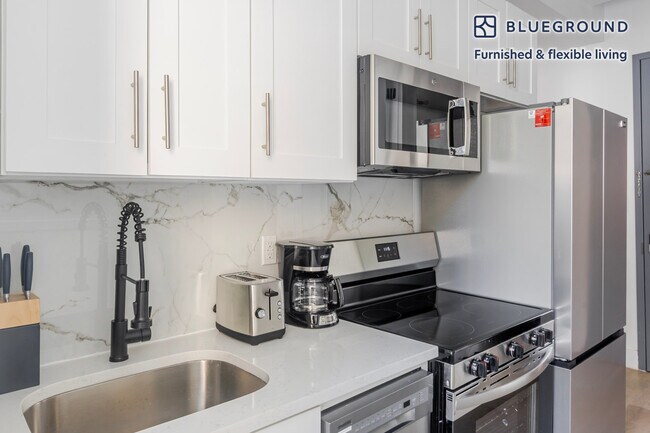 Foto del edificio - 161 W 54th St
