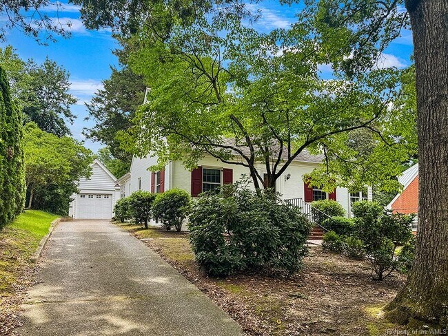 Foto del edificio - 209 Indian Springs Rd