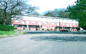 Primary Photo - Grand Manor Apartments