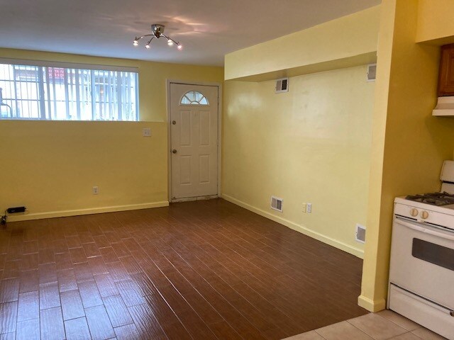Foto del edificio - 159 Woodcutters Ln