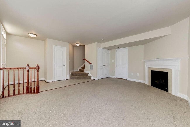 Building Photo - 2515 Basin View Ln