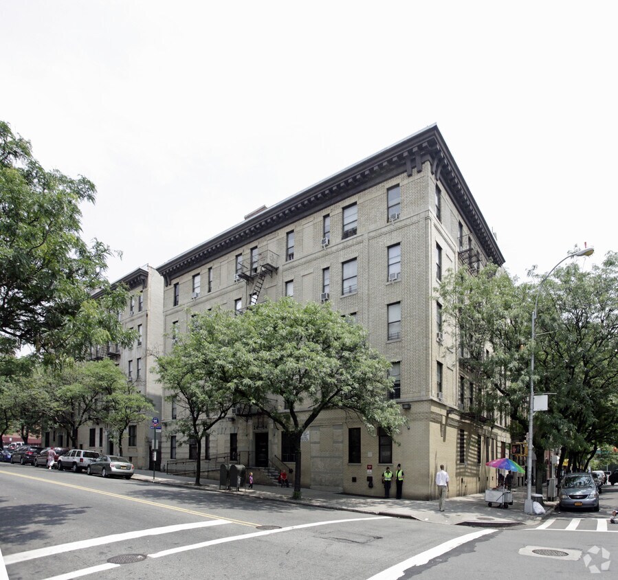 Primary Photo - 2404-2414 Crotona Ave