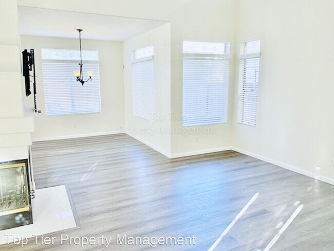 Foto del edificio - 3 br, 2.5 bath House - 2454 Starlight Glen