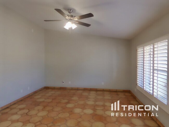 Building Photo - 4809 W Cochise Dr