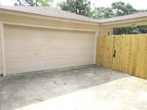 Building Photo - 3022 Kenross St