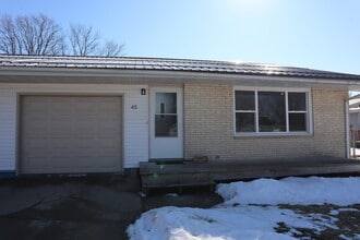 Building Photo - 45 W Klubertanz Dr