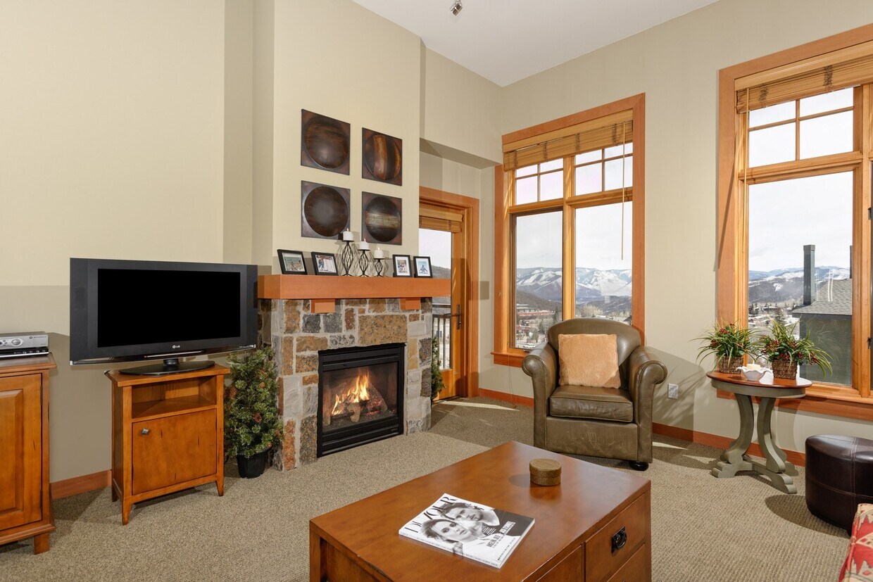 Primary Photo - 60 Carriage Way