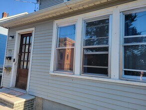 Building Photo - 178 Spruce St