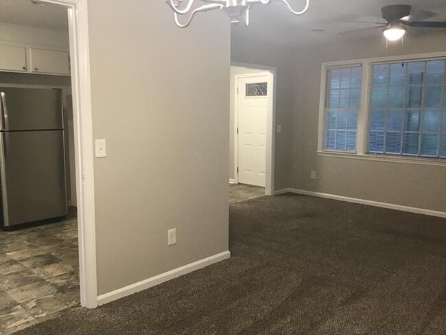 Foto del edificio - 303 Park Ln