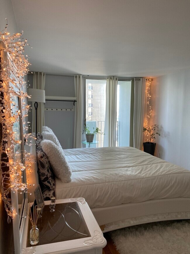 Foto del edificio - 6033 N Sheridan Rd