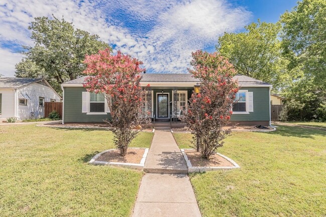 Photo - 2157 W Lotus Ave House